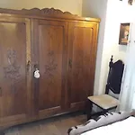Casa La Escuela * Tuilla