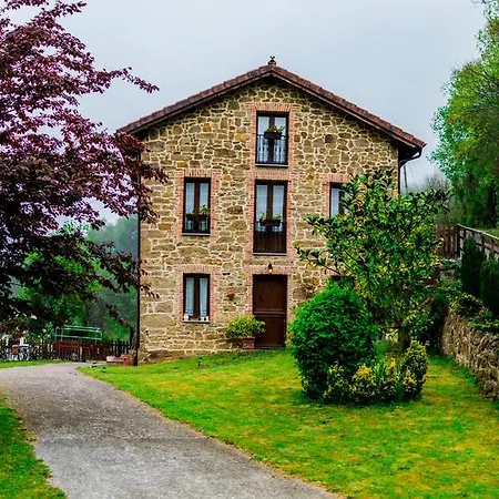 Casa La Escuela * Tuilla