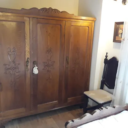 Casa La Escuela * Tuilla