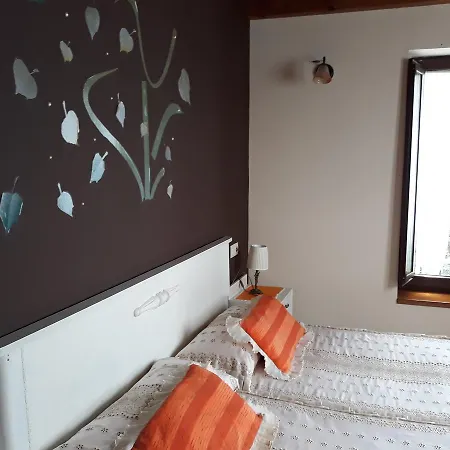 Casa La Escuela * Tuilla