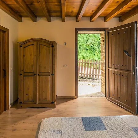 Casa La Escuela 펜션 Tuilla