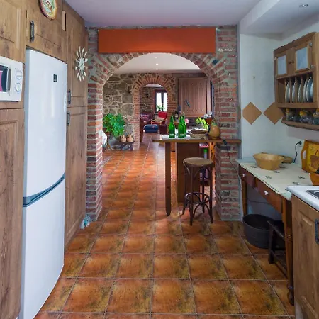 Casa La Escuela Tuilla