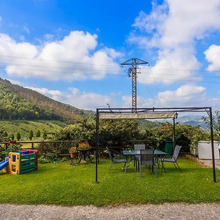 Casa La Escuela Holiday home Tuilla