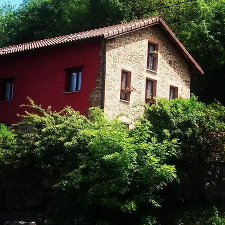 Casa La Escuela Tuilla